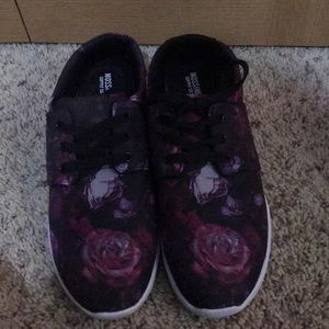 Mossimo Tennis Shoes